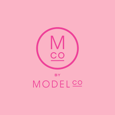 Ever since it created its cult ModelCo Turbo Lashwand Eyelash Curler over 16 years ago, it has been thinking in pink. As a former model agent, Shelley Sullivan had an intuitive knack for anticipating what women (really) wanted in their makeup bags and bathroom cabinets.