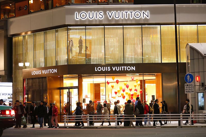 Define Your Audience And Increase Traffic With Location-Targeted Facebook Ads | Louis Vuitton ...