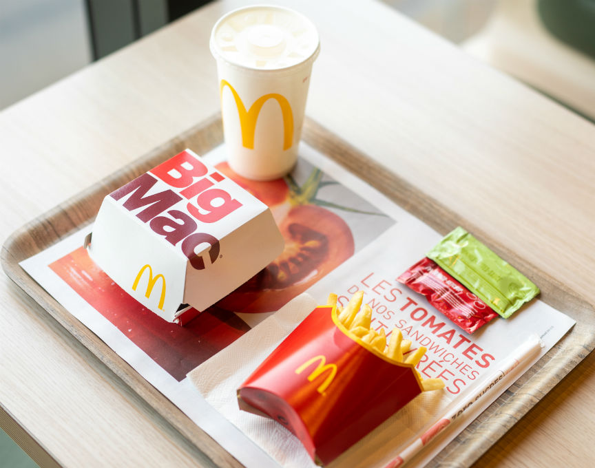 McDonald’s France Increased McDelivery app installs with Facebook video ads and ad targeting through weather-based targeting.