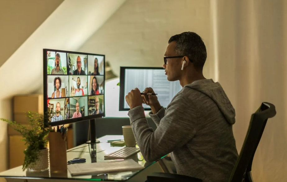 Optimizing Business Operations: The Role of Hybrid Cloud in Marketing 2 | Digital Marketing Community The Role of Hybrid Cloud in Marketing in 2024 | DMC